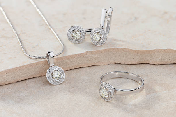 桃園 現金高價收購鑽石戒指 鑽石項鍊，歡迎加LINE估價